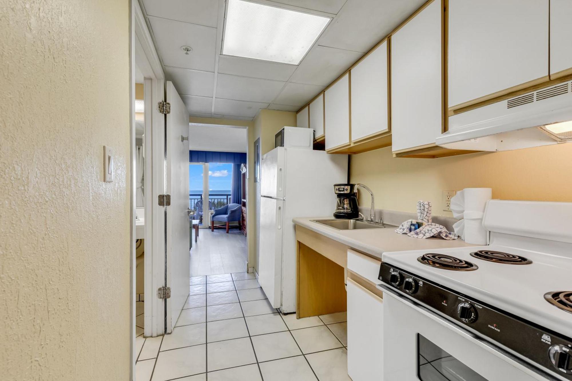 Apartment Oceanfront Boardwalk W Private Balcony And Beach