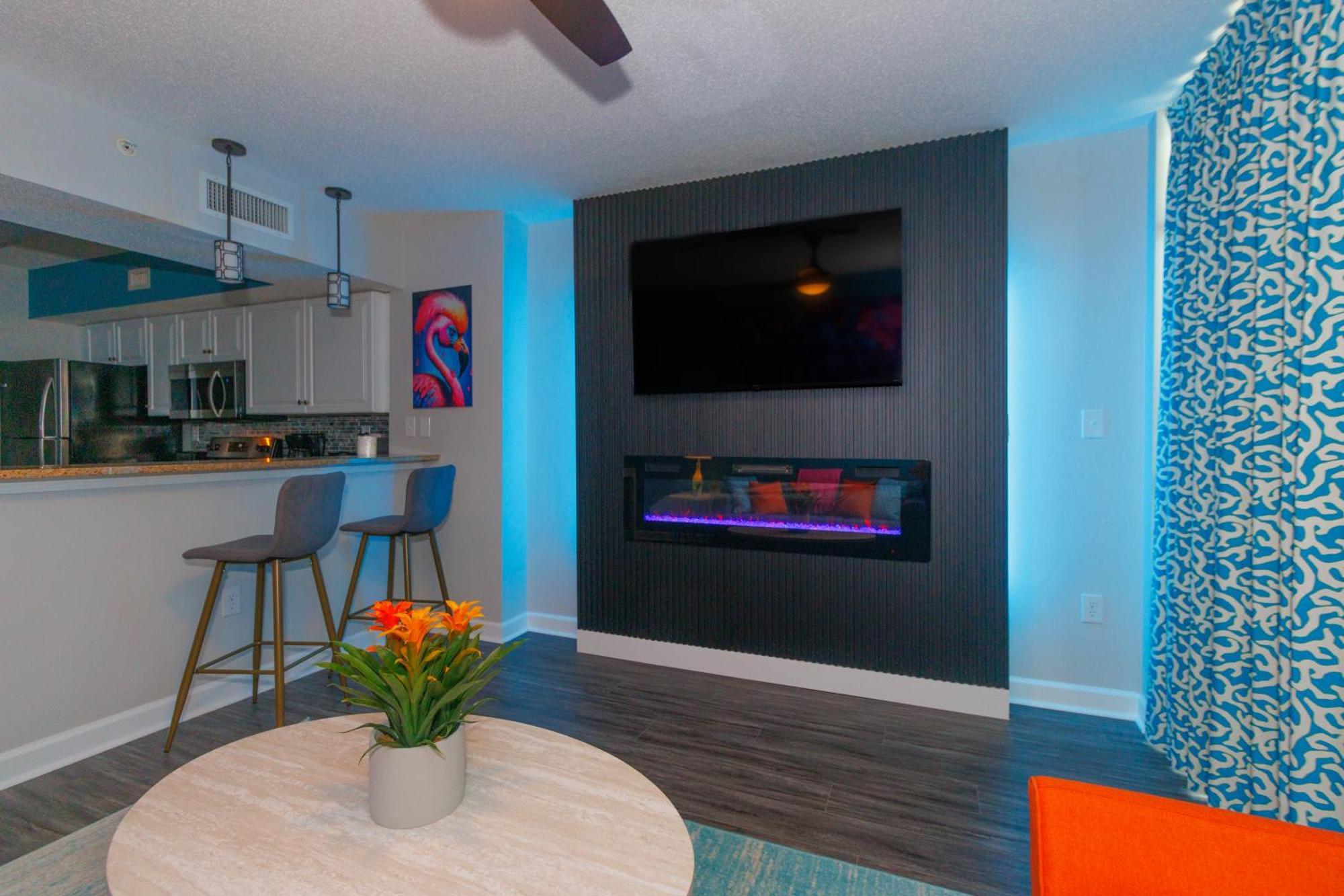 Holiday home Luxury Penthouse Suite! Led Fireplace-completely Remodeled! Indoor Waterpark! Dunes Village 1405