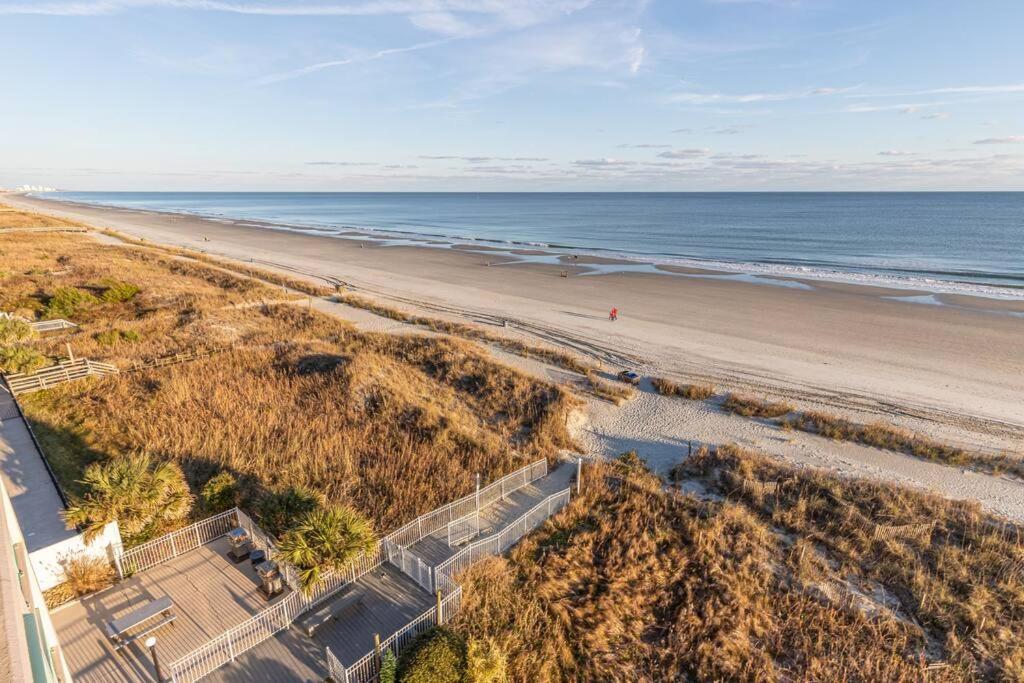 Apartment Pinnacle Oceanfront: Newly Updated With Enclosed Pool Myrtle Beach