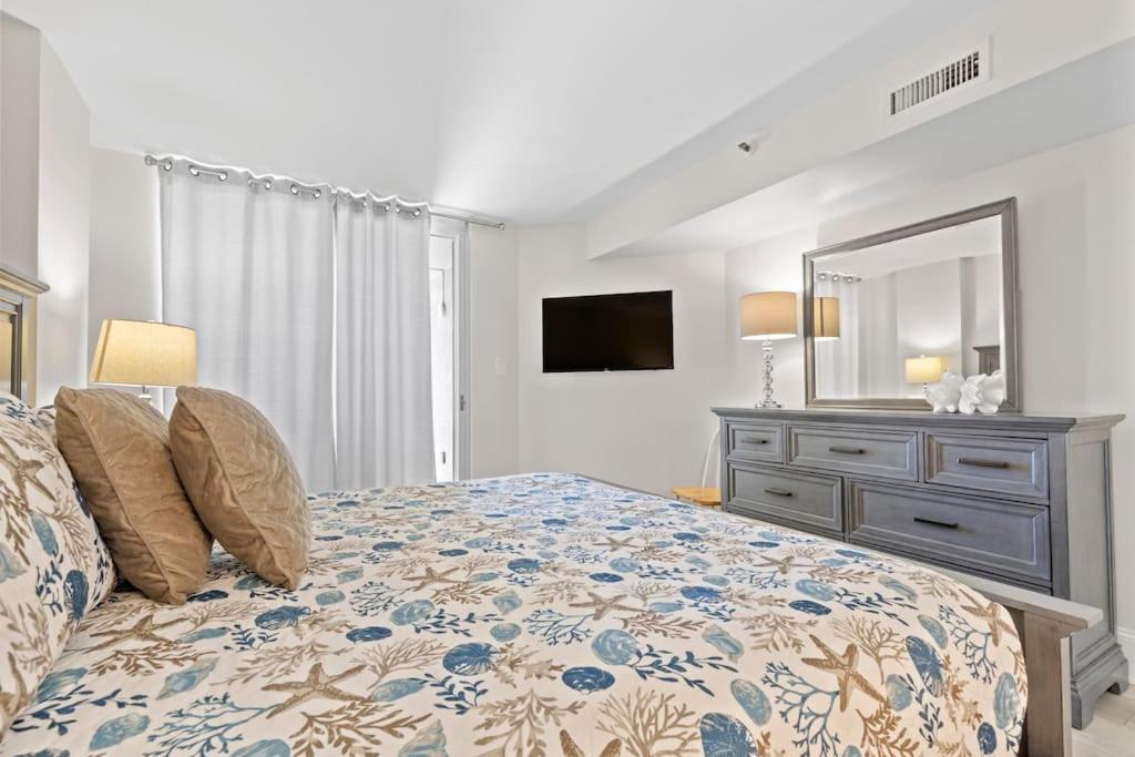 Pinnacle Oceanfront: Newly Updated With Enclosed Pool * Myrtle Beach