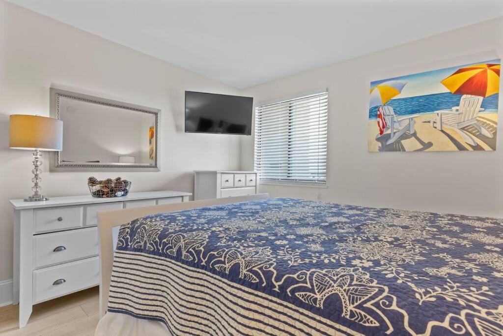 Apartment Pinnacle Oceanfront: Newly Updated With Enclosed Pool Myrtle Beach