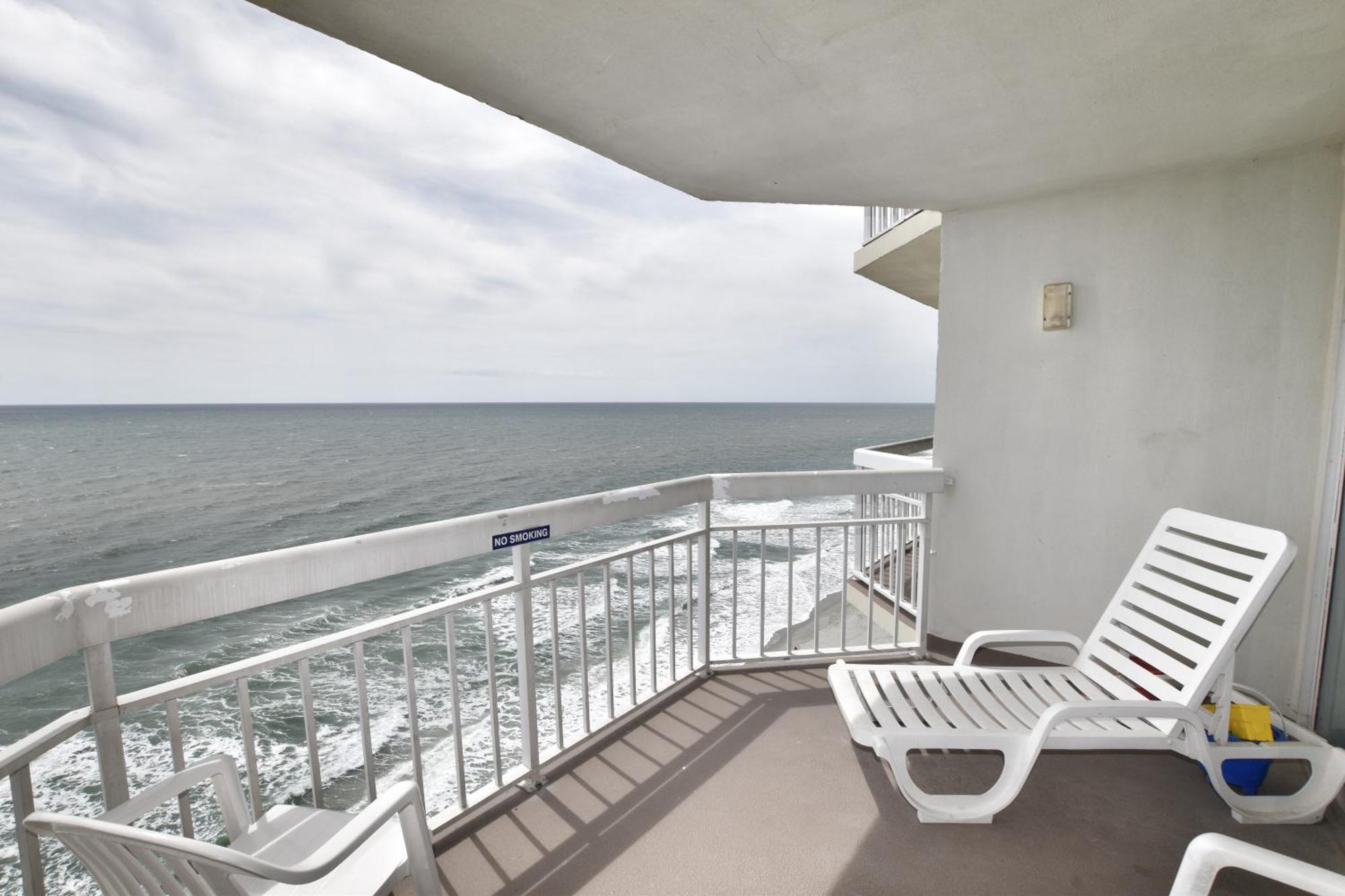 1402 Waters Edge Apartment