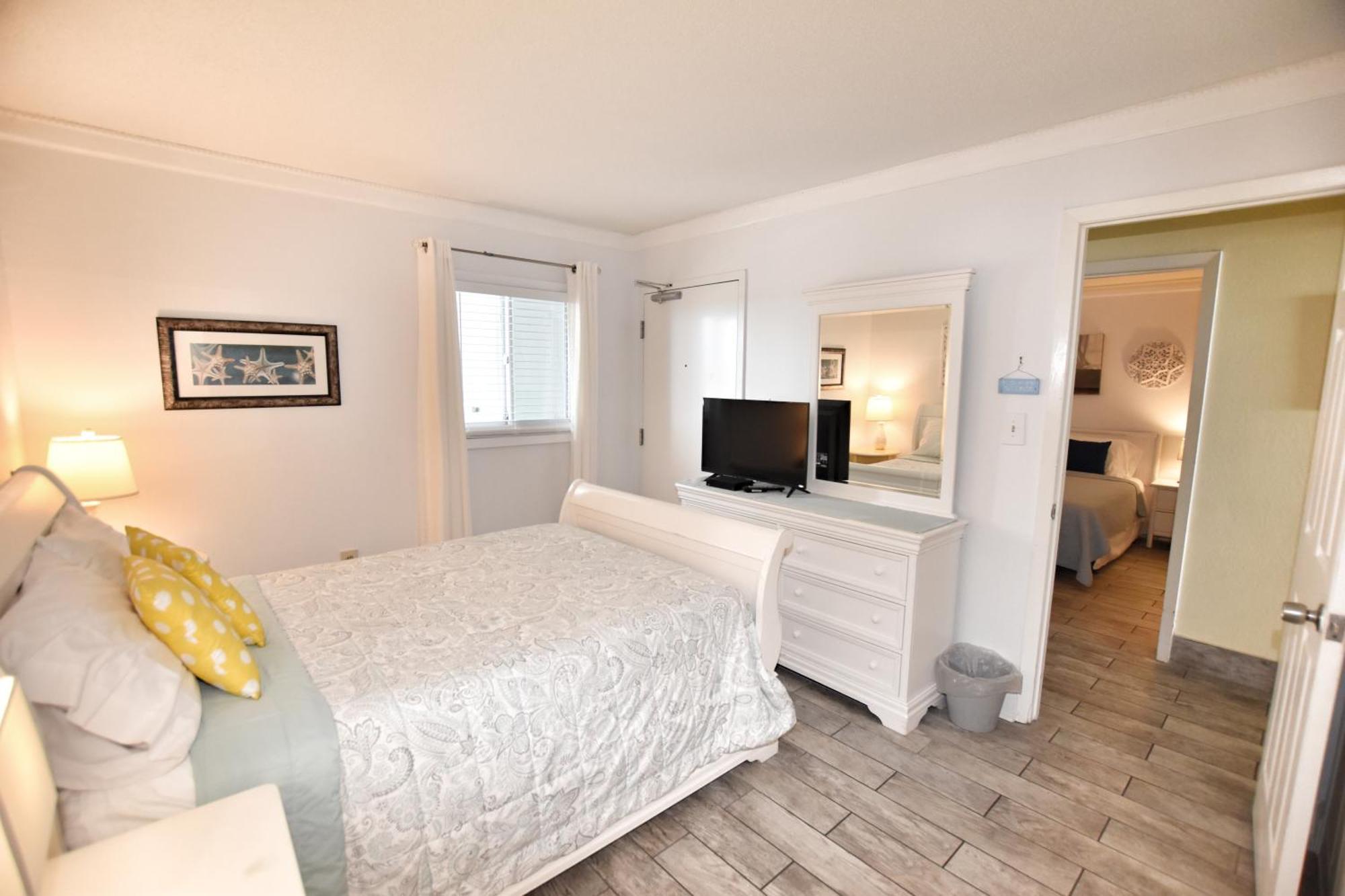 1402 Waters Edge Apartment *