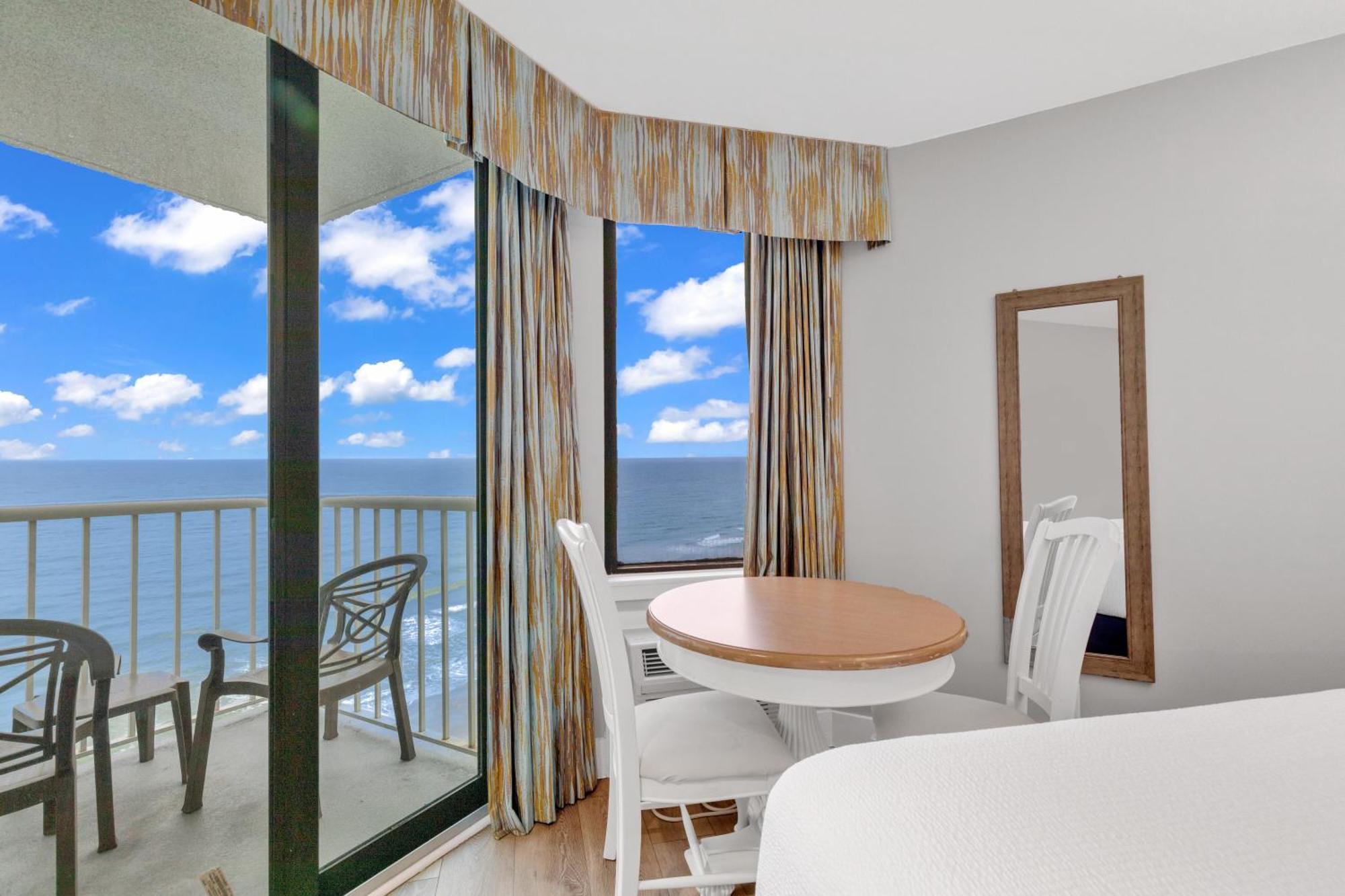 Hosteeva Oceanfront Studio W Pool, Oceanfront Fire Pit And More Apartment *