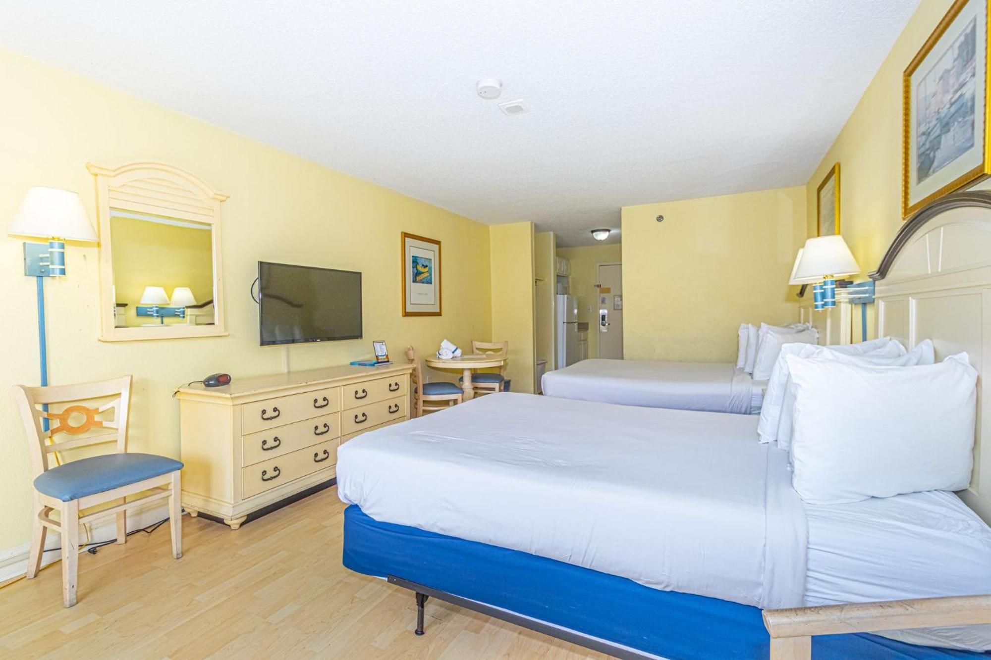 Ocean View Double Queen Suite! Sea Mist 50401 - Perfect For 2-4 Guests! Holiday home *
