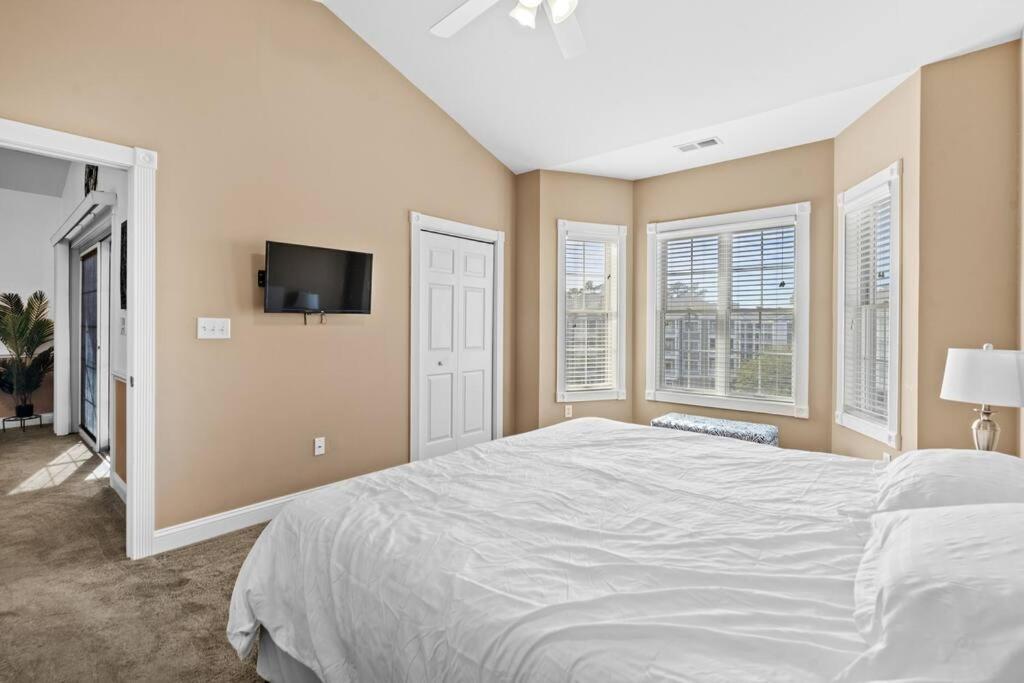 New! Centrally Located 3br Golf And Apartment