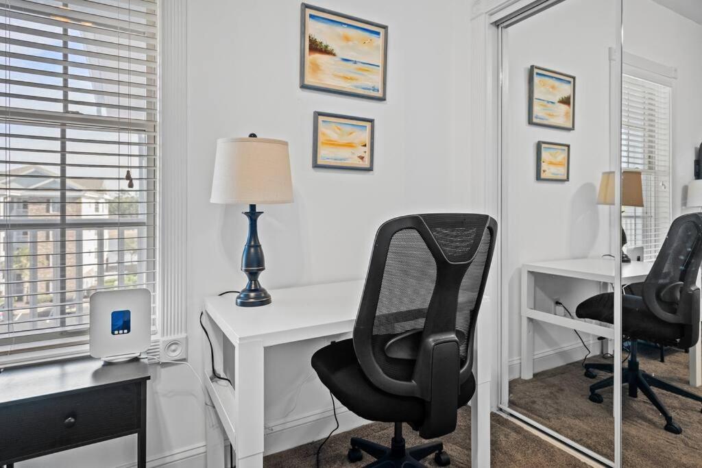 New! Centrally Located 3br Golf And Apartment *
