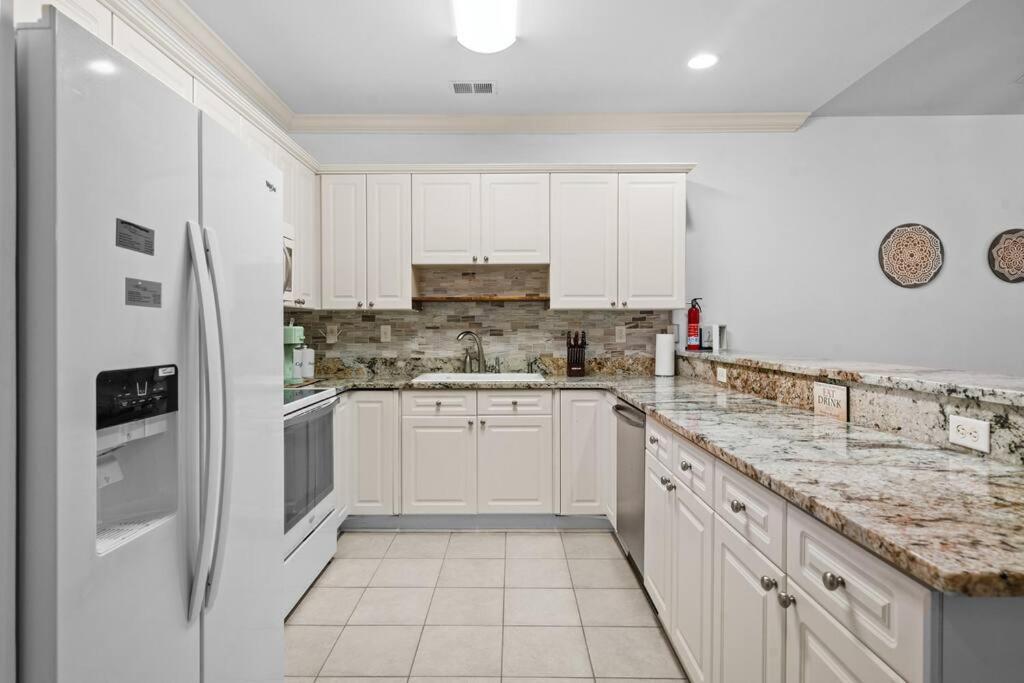 Apartment New! Centrally Located 3br Golf And