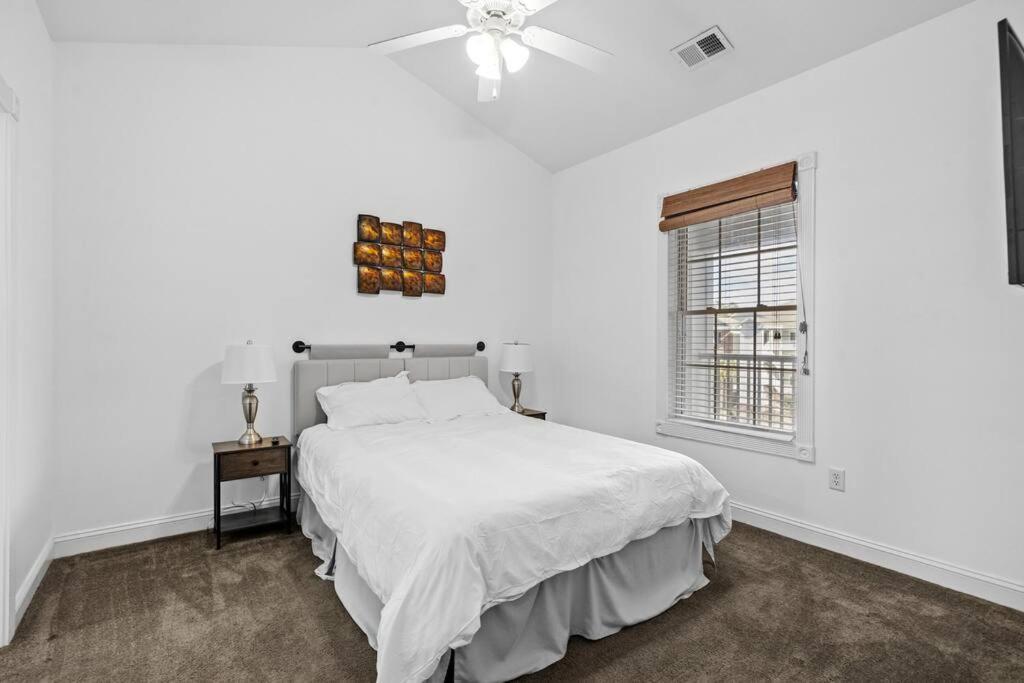 New! Centrally Located 3br Golf And *