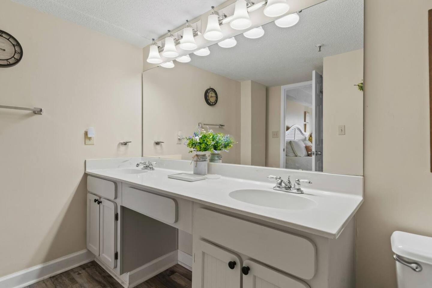 Oceanfront 2bd, 2ba-north Myrtle Holiday home Myrtle Beach