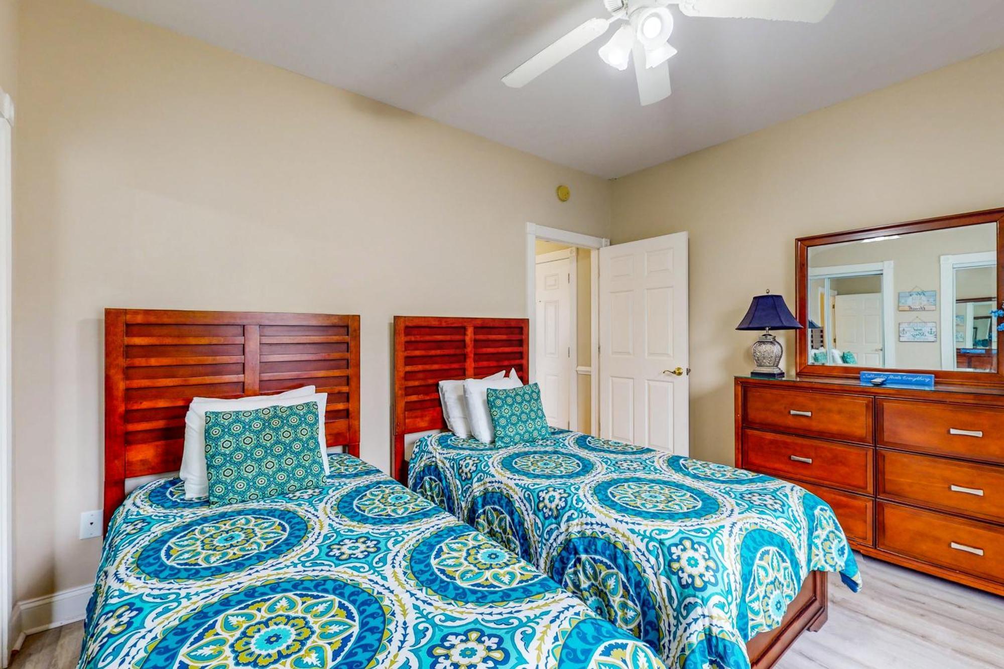 Apartment Luster Leaf 201