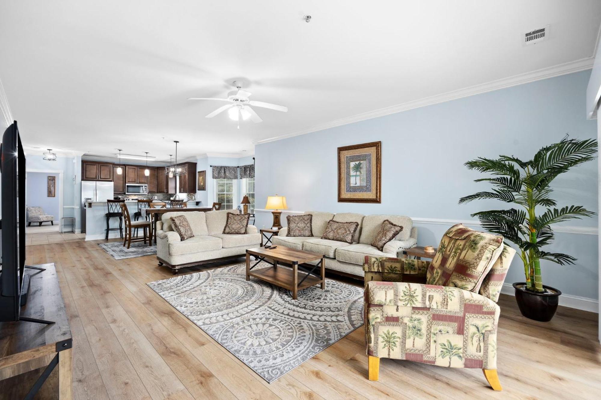 Beautifully Decorated 3 Bedroom 2 Bath Condo, First Floor Wth Walk In Shower! Located In Golf Community Apartment Myrtle Beach