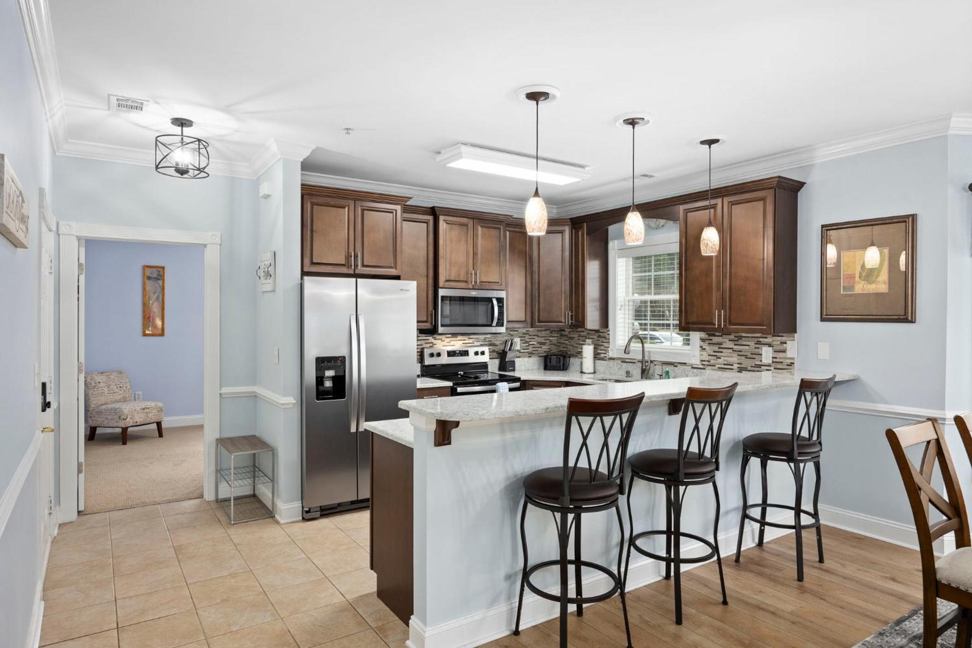 Beautifully Decorated 3 Bedroom 2 Bath Condo, First Floor Wth Walk In Shower! Located In Golf Community * Myrtle Beach