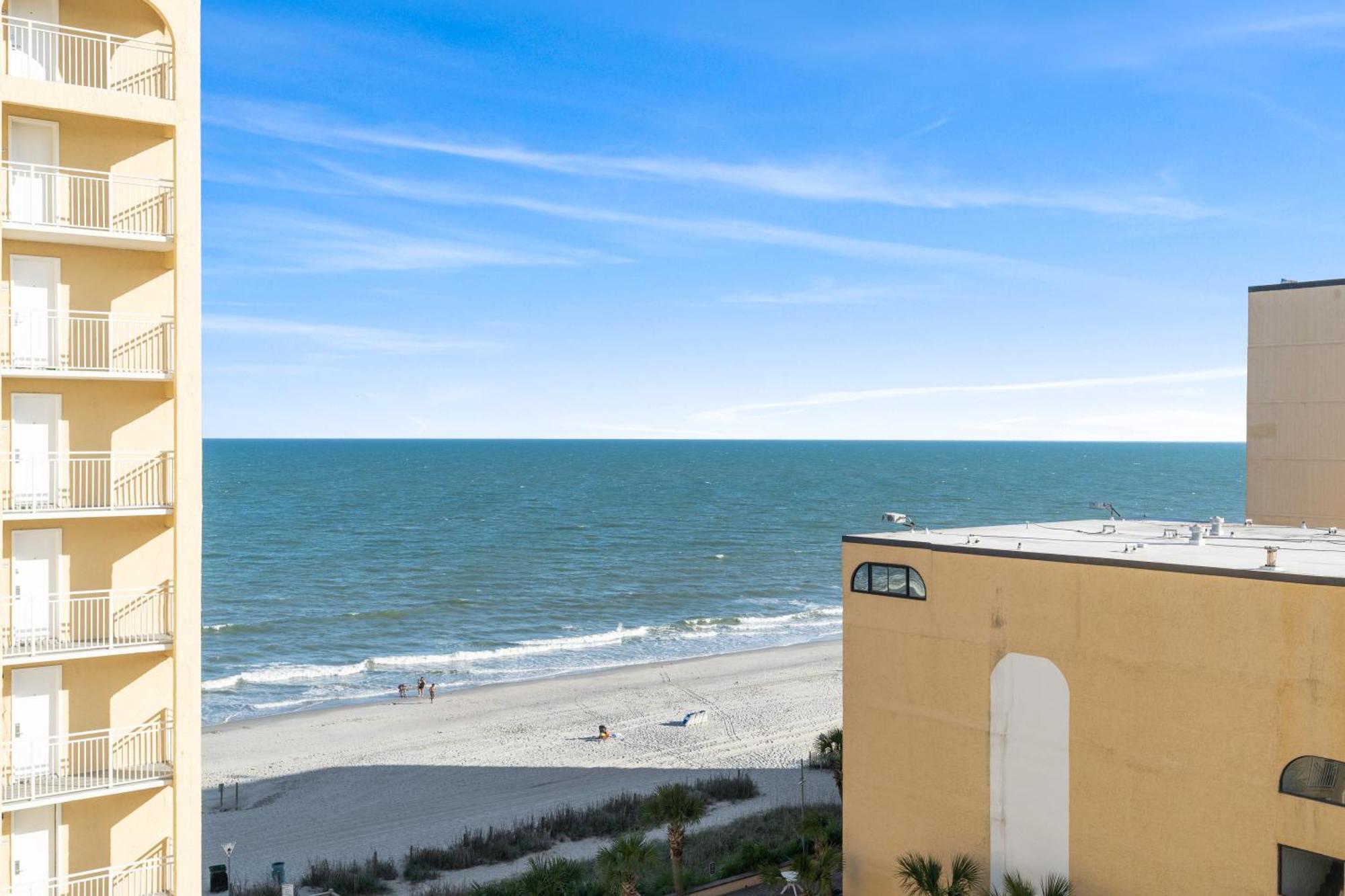 Budget Friendly Oceanview Studio, Sleep 4! Apartment