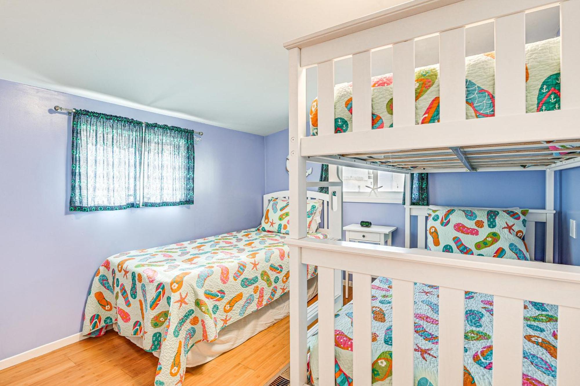 Cozy Surfside Getaway Less Than 1 Mi To Beach! Holiday home *