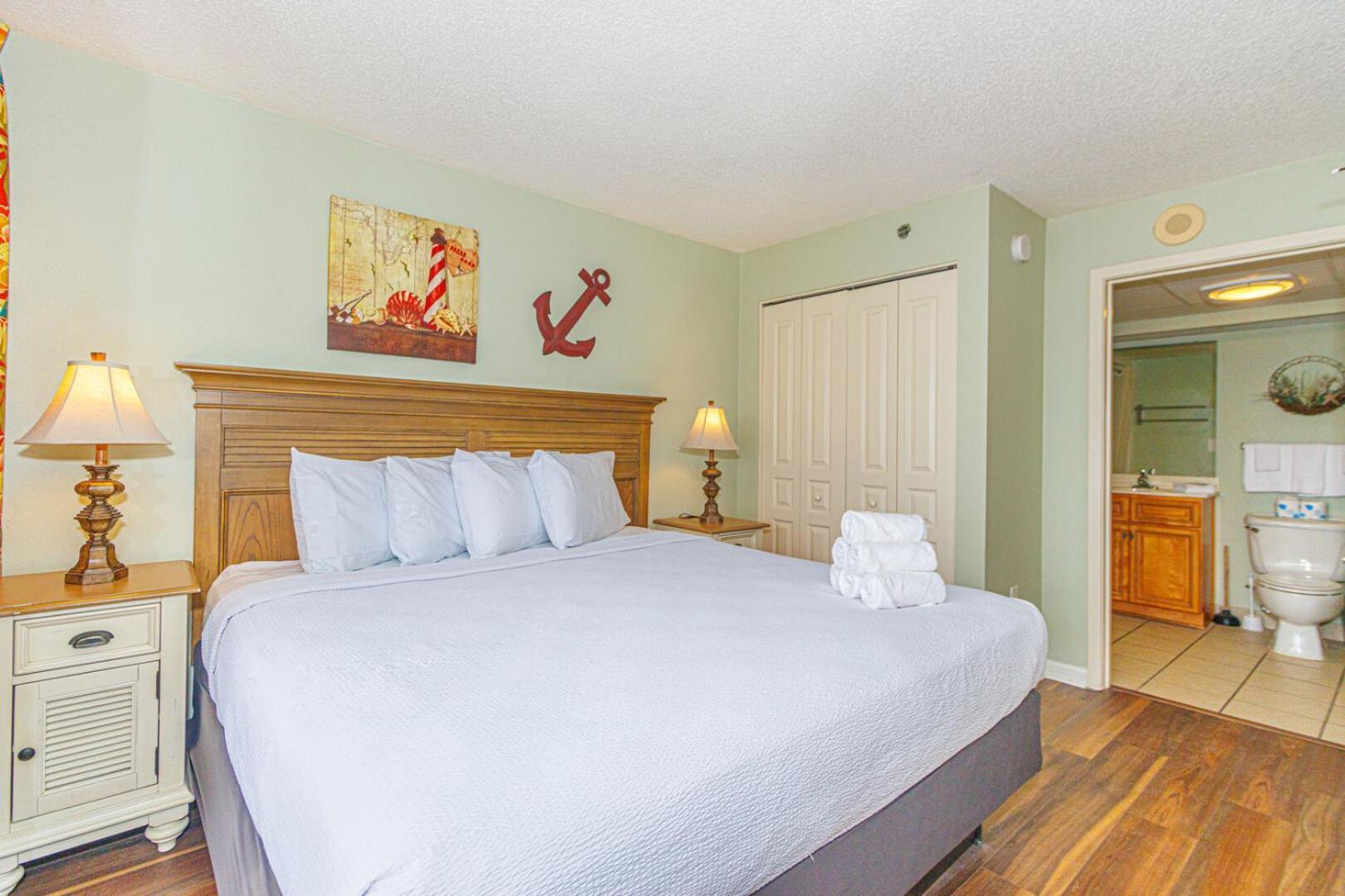 Direct Oceanfront 3 Bedroom - Compass Cove Mariner Tower 1415 Holiday home Myrtle Beach