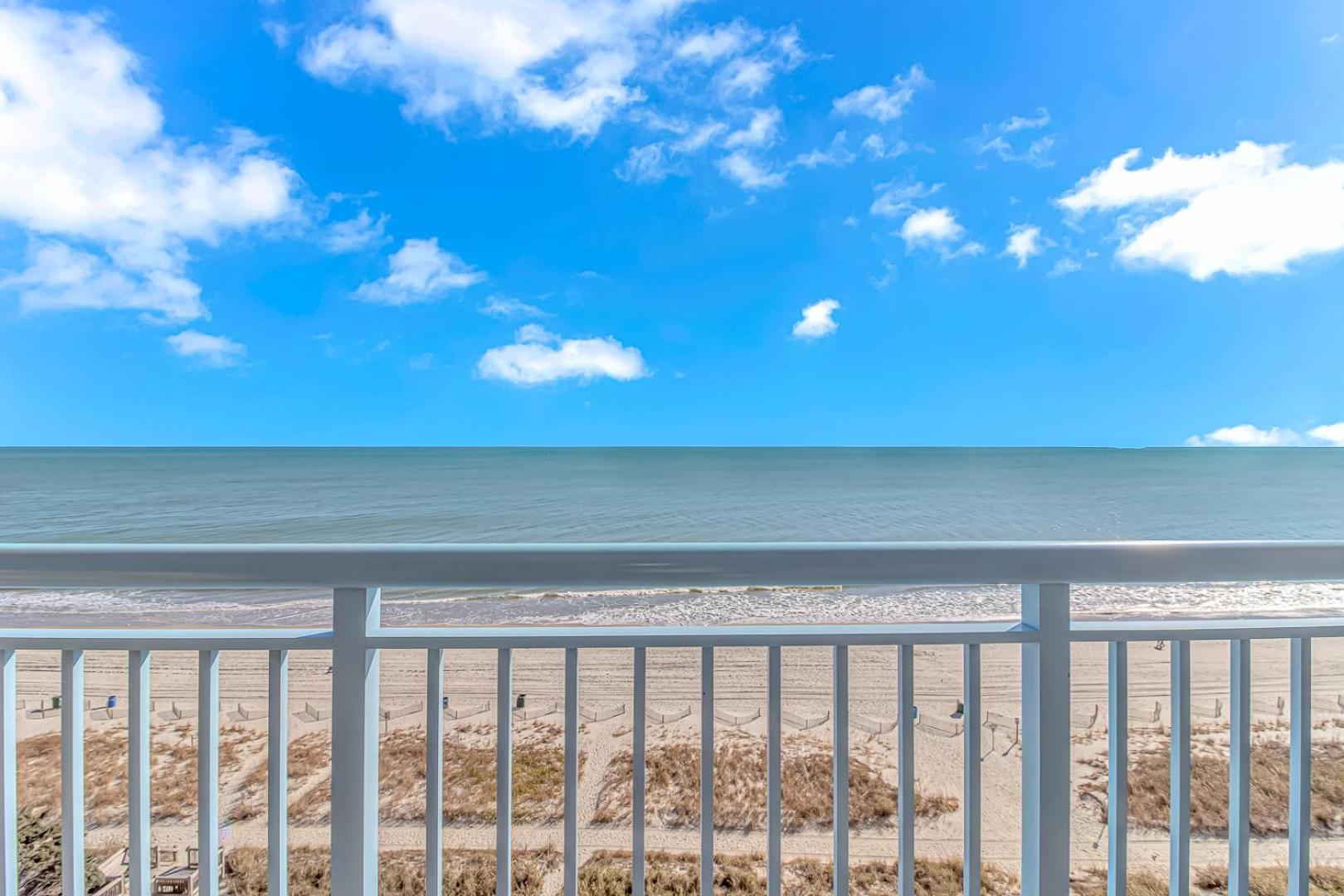 Immaculate! Beautifully Renovated Oceanfront 1 Bedroom - Sleeps 6! - Roxanne Towers Unit 804 Holiday home