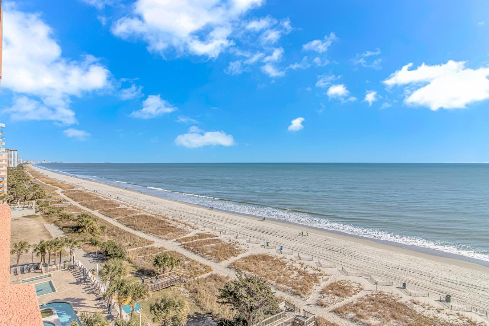 Immaculate! Beautifully Renovated Oceanfront 1 Bedroom - Sleeps 6! - Roxanne Towers Unit 804 *