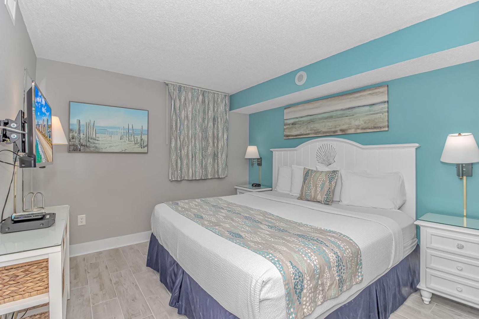 Holiday home Immaculate! Beautifully Renovated Oceanfront 1 Bedroom - Sleeps 6! - Roxanne Towers Unit 804 *