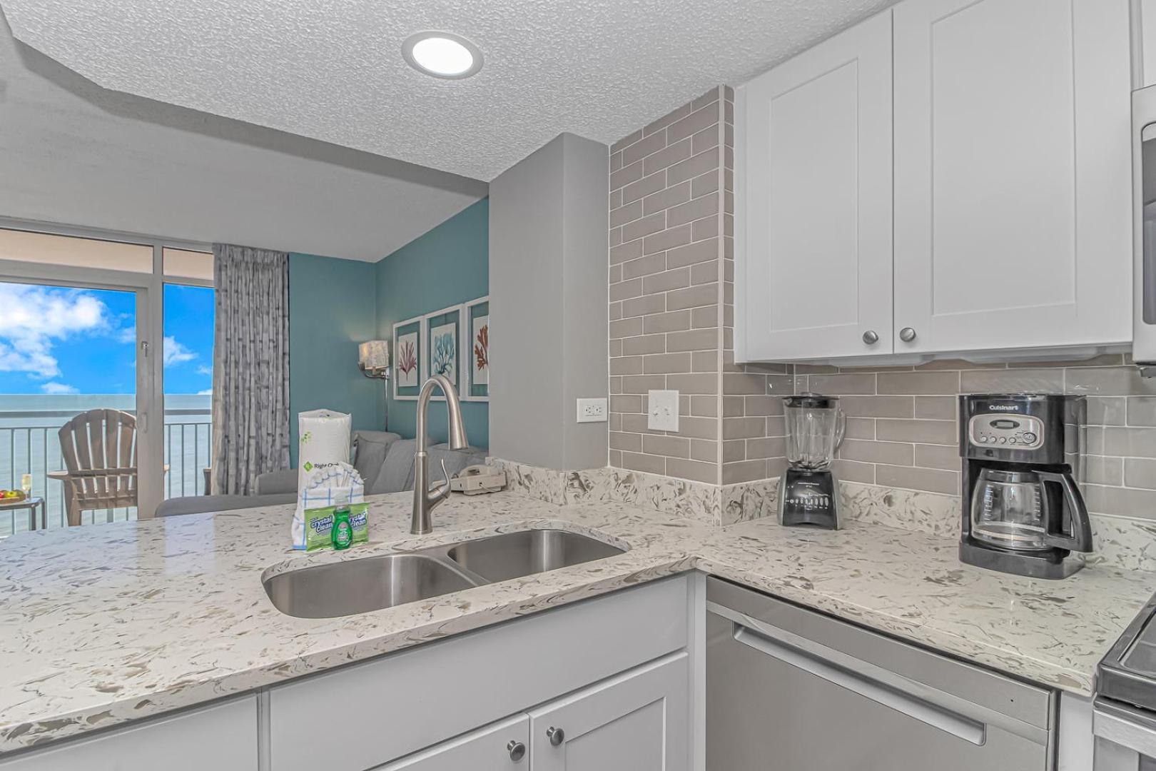 Immaculate! Beautifully Renovated Oceanfront 1 Bedroom - Sleeps 6! - Roxanne Towers Unit 804 *