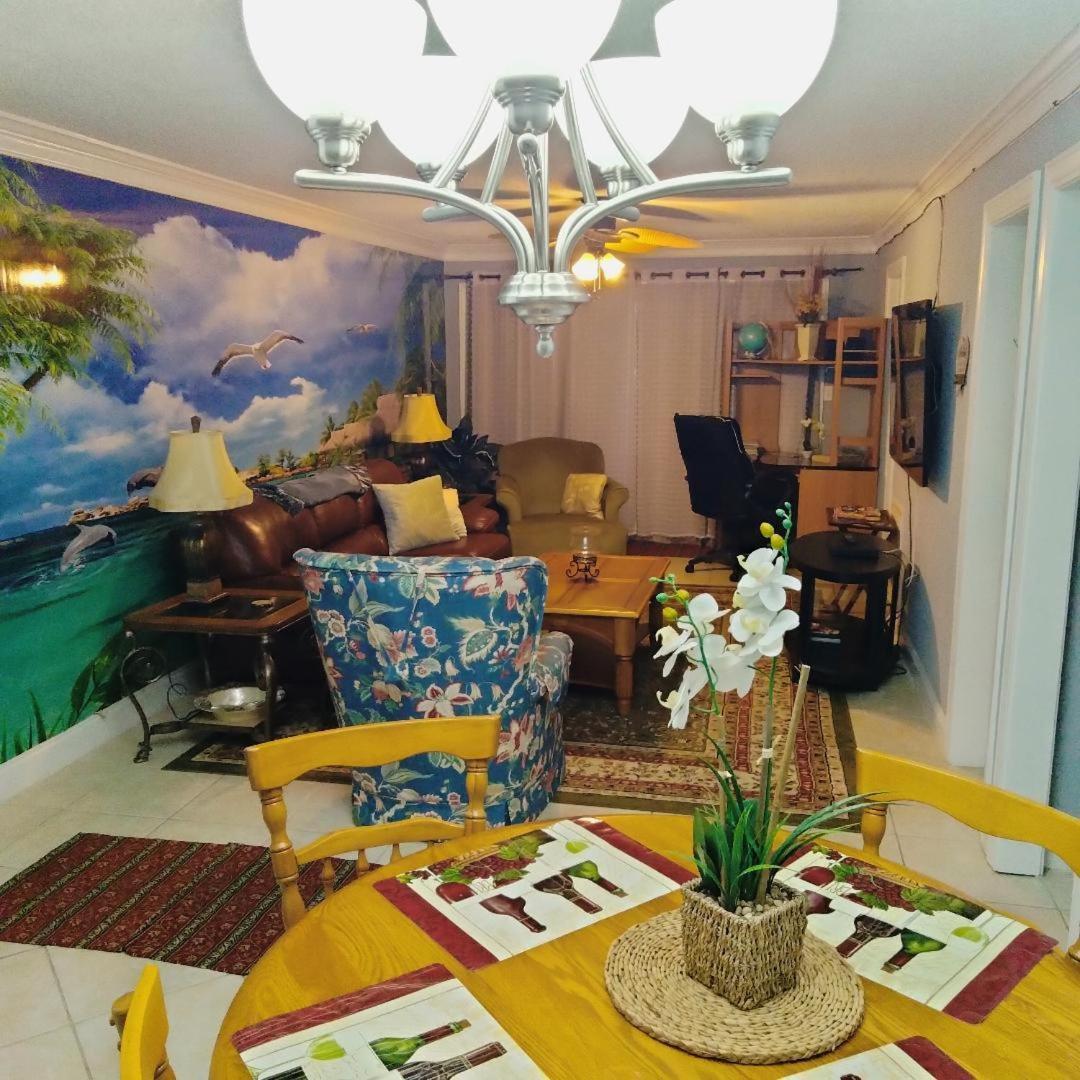 Unique 2 Bedroom / 2 Bath In Myrtle Villa
