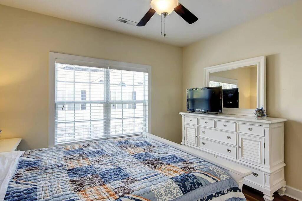 Spacious House With Pool Near The 2165 Apartment Myrtle Beach