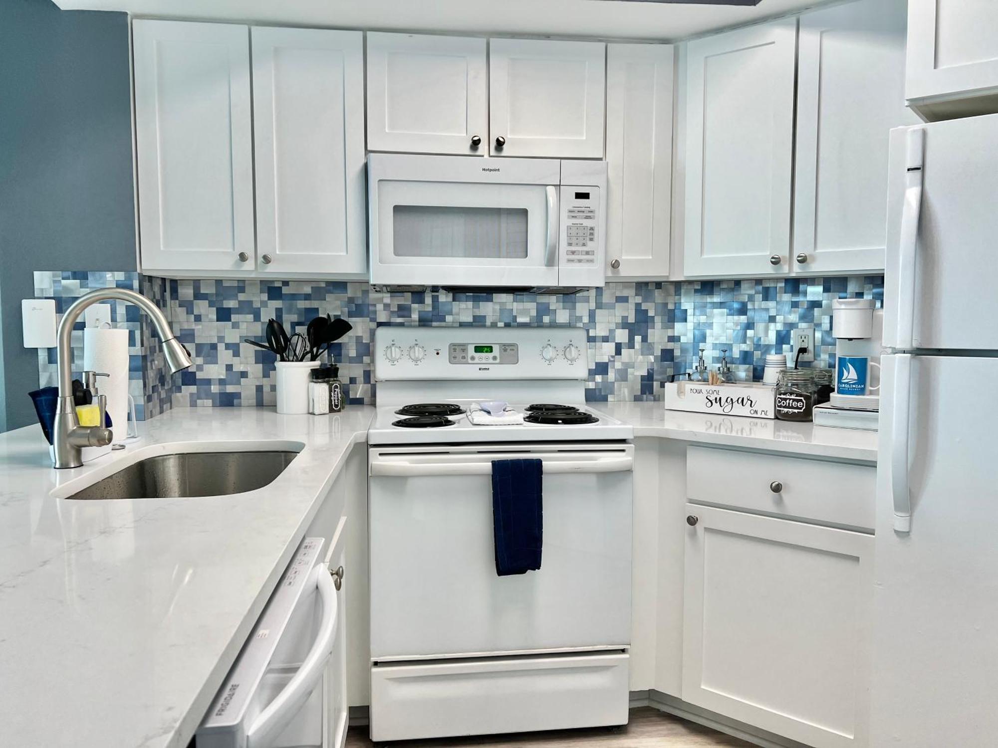 Stylish Oceanview Getaway Modern 1br At Carolinian Resort