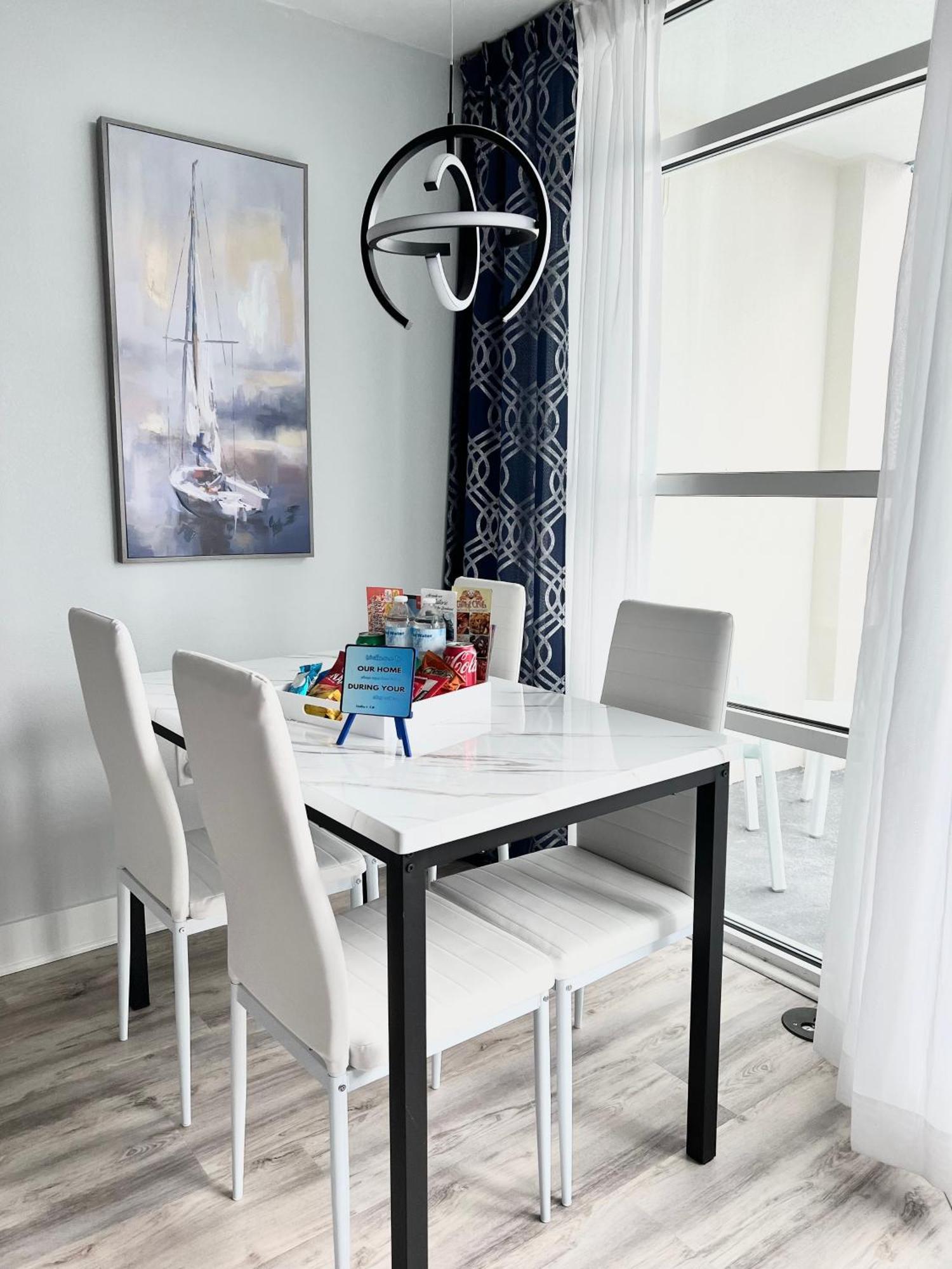 Stylish Oceanview Getaway Modern 1br At Carolinian Resort