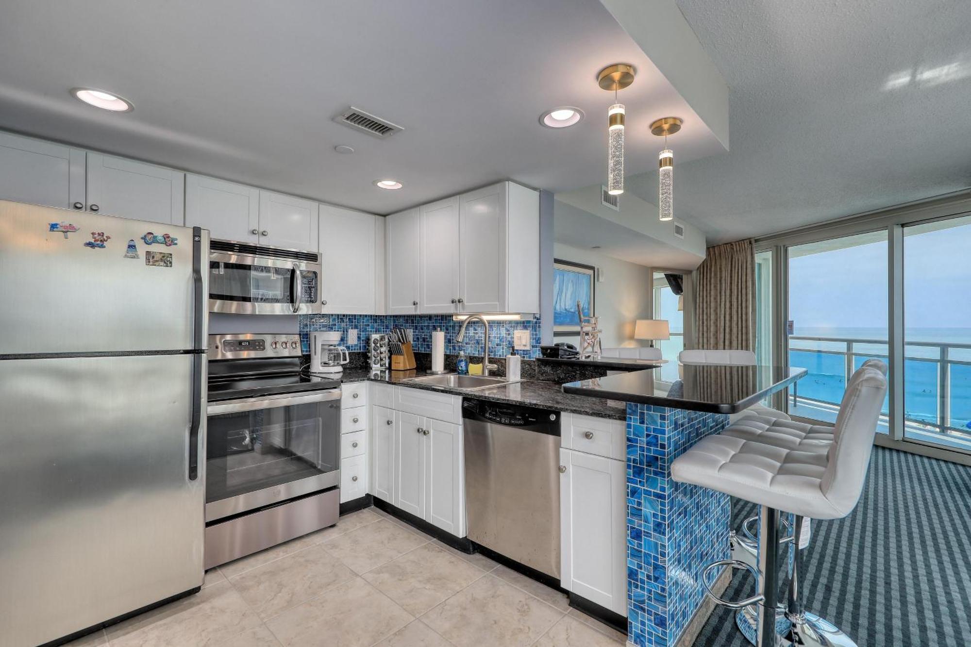 107 S Ocean Blvd, 0308 - Ocean Front Sleeps 6 Holiday home