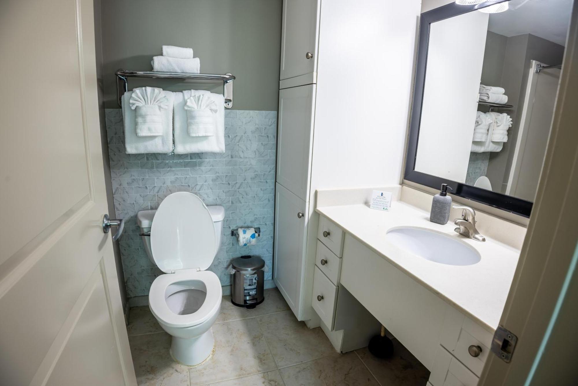 107 S Ocean Blvd, 0308 - Ocean Front Sleeps 6 * Myrtle Beach