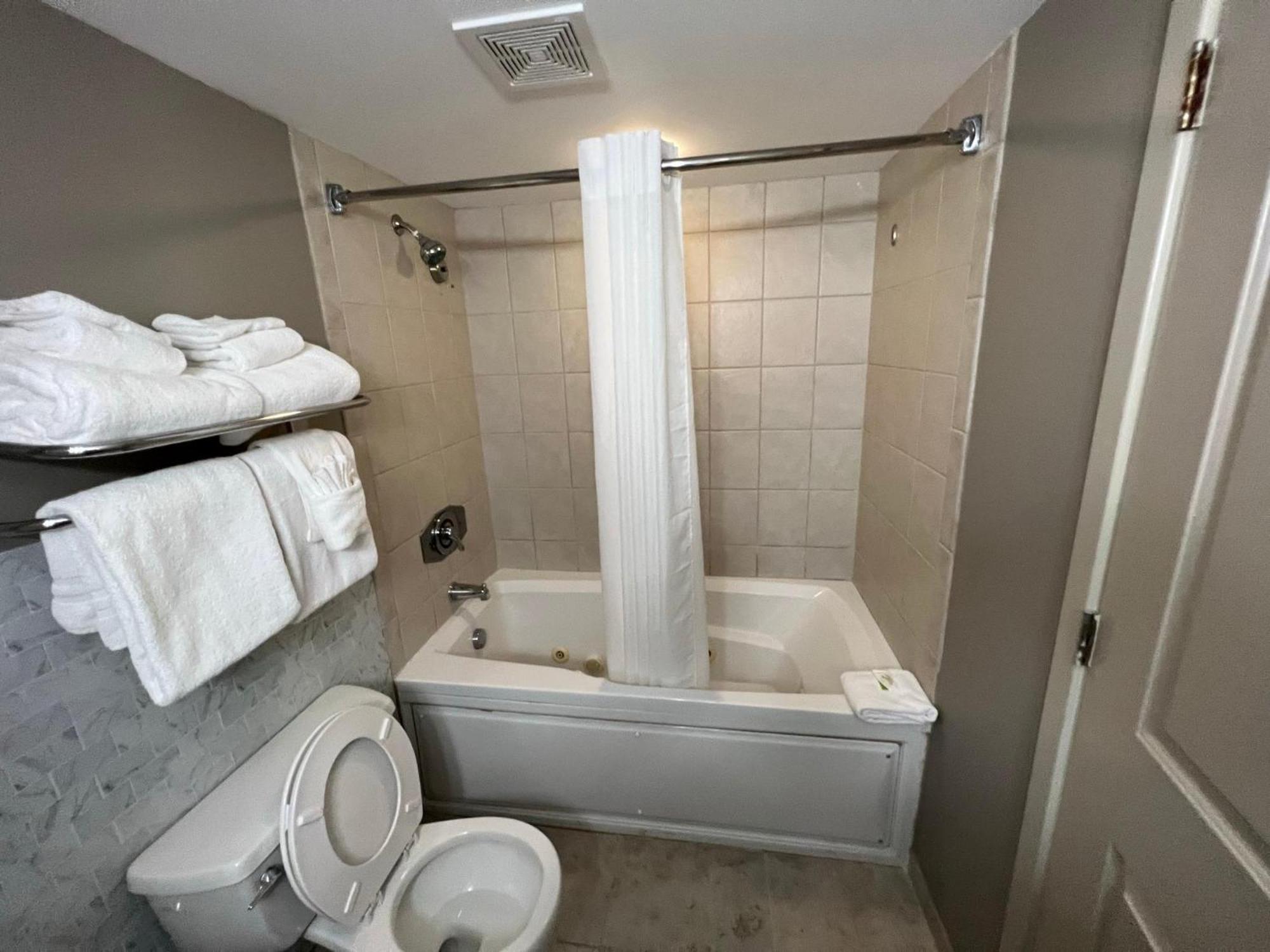 Holiday home 107 S Ocean Blvd, 0308 - Ocean Front Sleeps 6 *