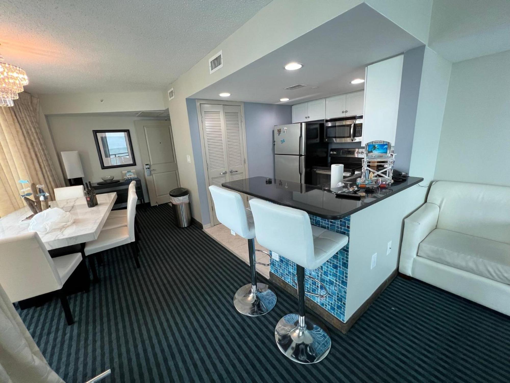 107 S Ocean Blvd, 0308 - Ocean Front Sleeps 6 Holiday home