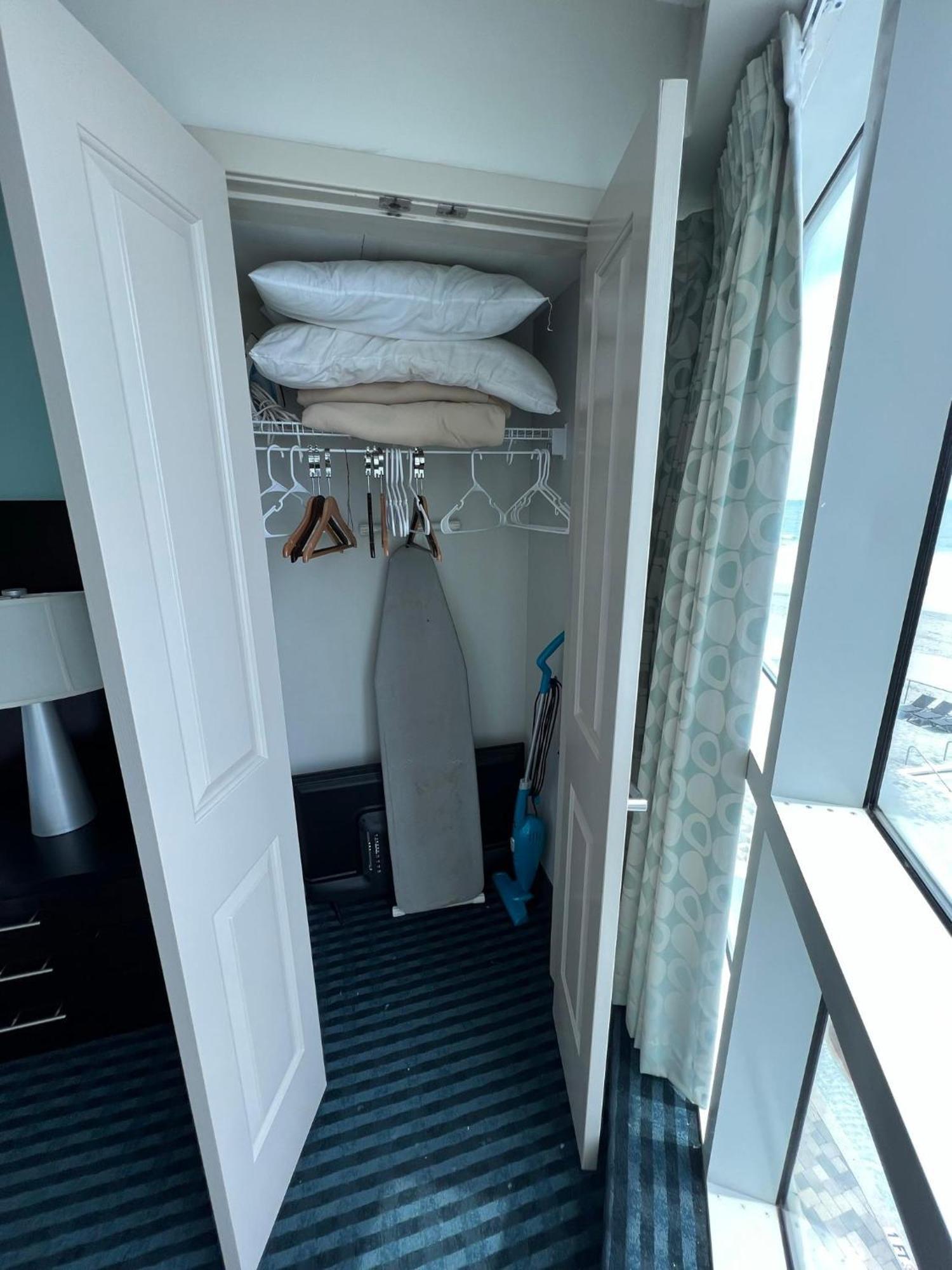 Holiday home 107 S Ocean Blvd, 0308 - Ocean Front Sleeps 6 *