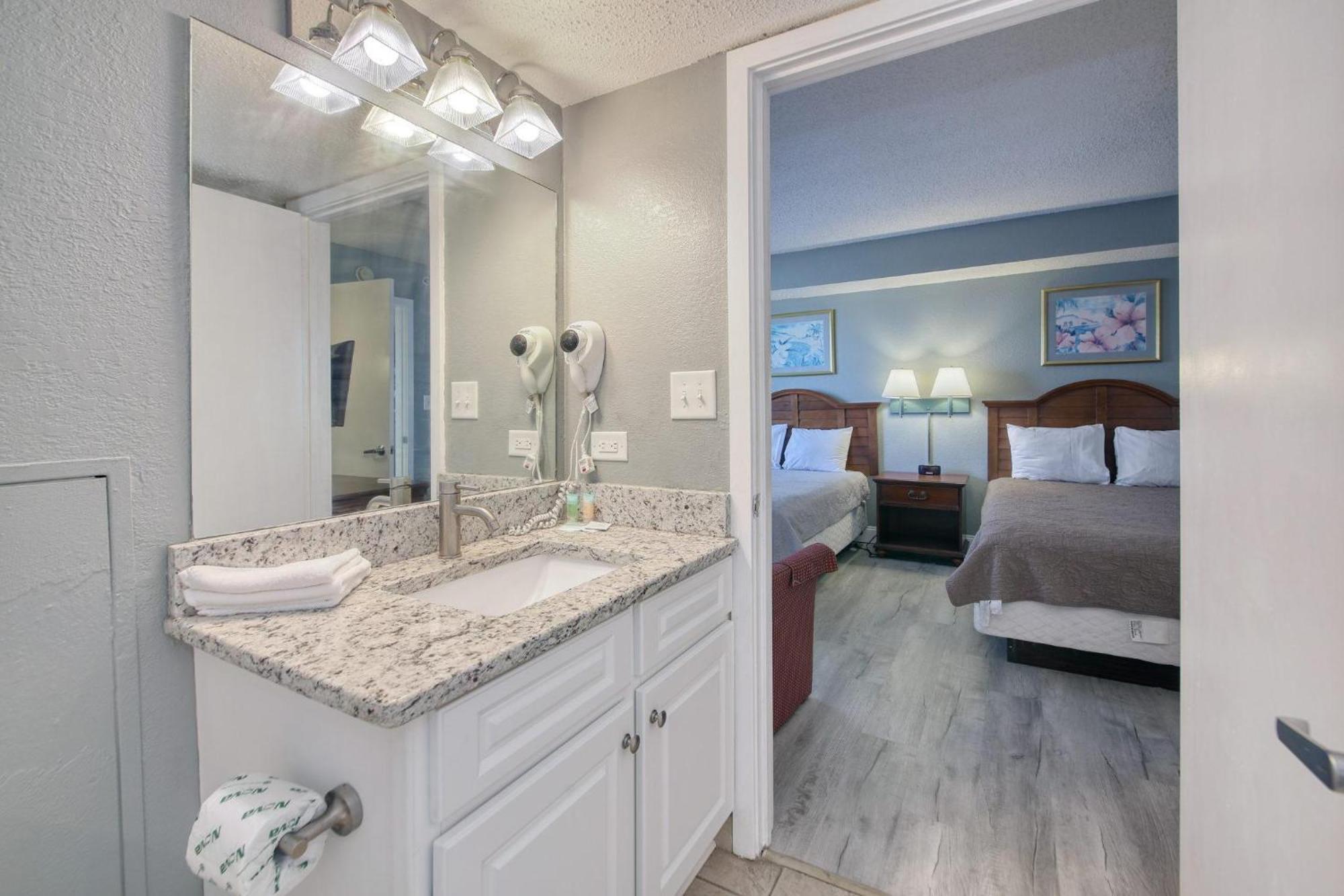 1604 N Ocean Blvd, 0906 - Ocean Front Sleeps 8 Holiday home *