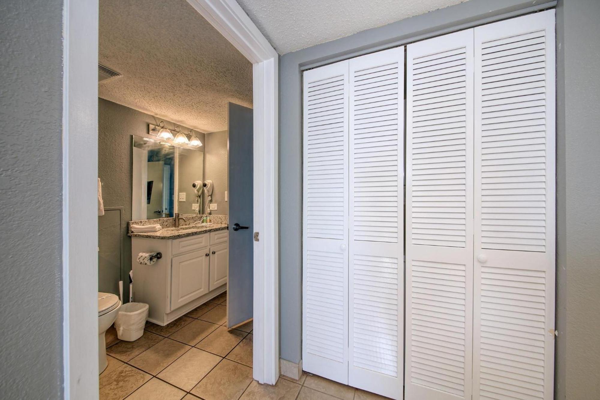 1604 N Ocean Blvd, 0906 - Ocean Front Sleeps 8 * Myrtle Beach