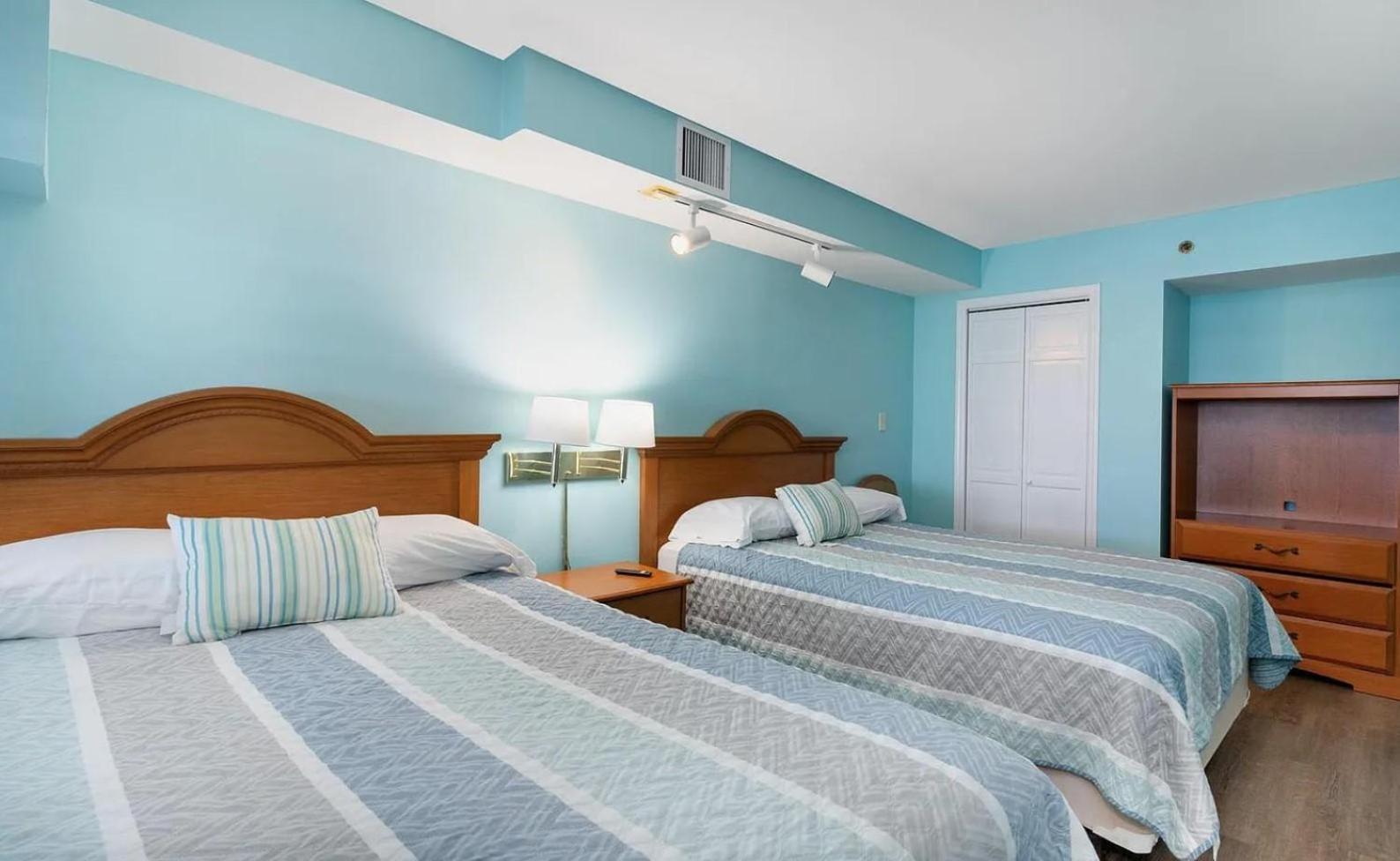 Holiday home 4800 S Ocean Blvd, 0915 - Ocean Front Sleeps 6