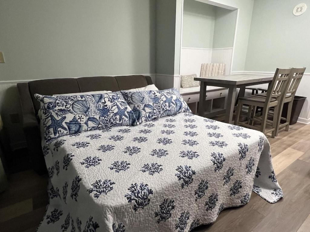 2501 S Ocean Blvd, 0703 - Ocean Front Sleeps 6 Holiday home *