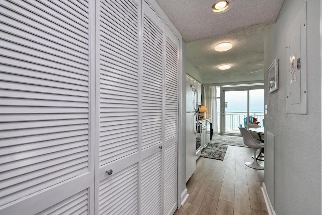 2501 S Ocean Blvd, 0407 - Ocean Front Sleeps 6 Holiday home