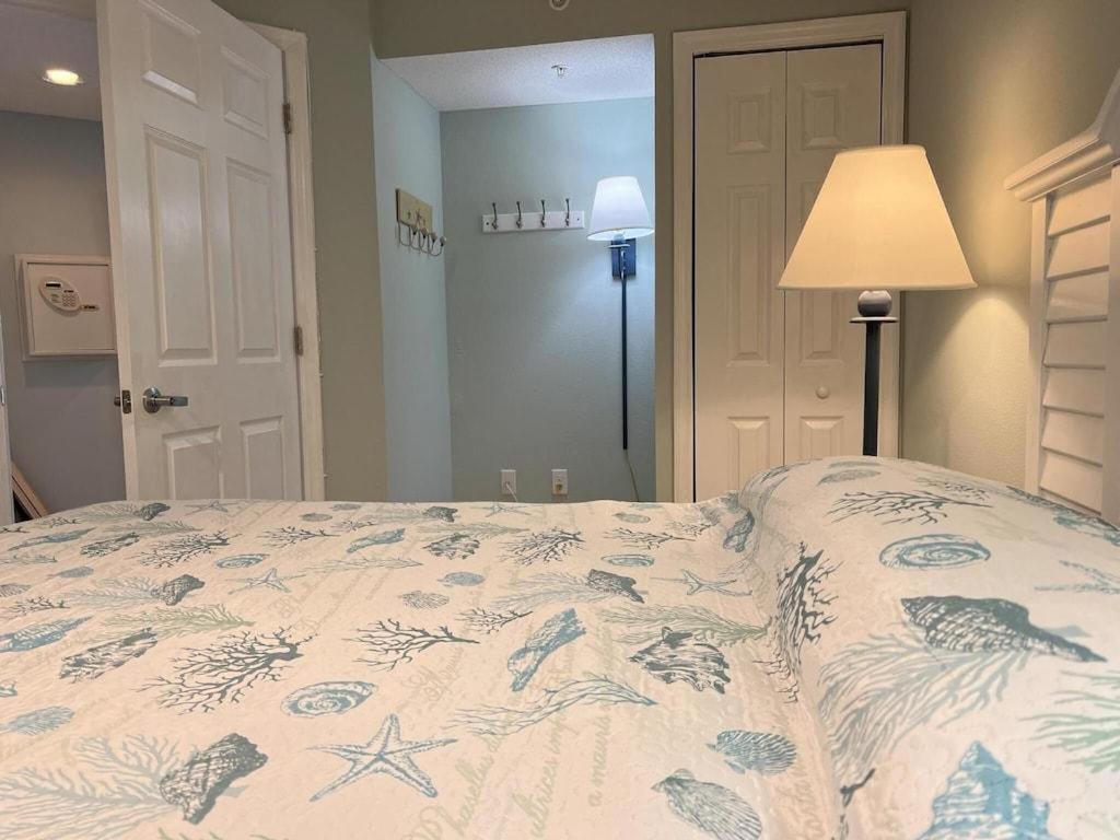 2501 S Ocean Blvd, 0407 - Ocean Front Sleeps 6