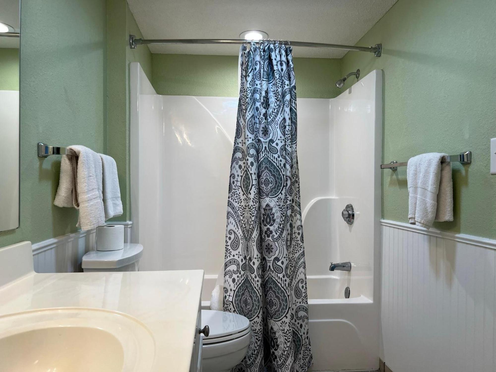 2007 S Ocean Blvd, 0406 - Ocean Front Sleeps 10 Holiday home Myrtle Beach