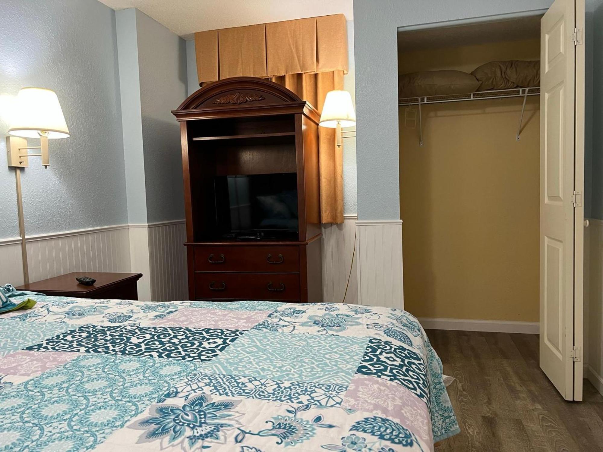 2007 S Ocean Blvd, 0406 - Ocean Front Sleeps 10 Holiday home