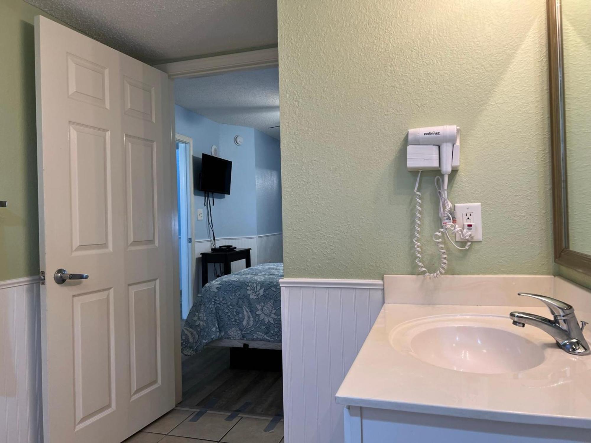 2007 S Ocean Blvd, 0406 - Ocean Front Sleeps 10 *