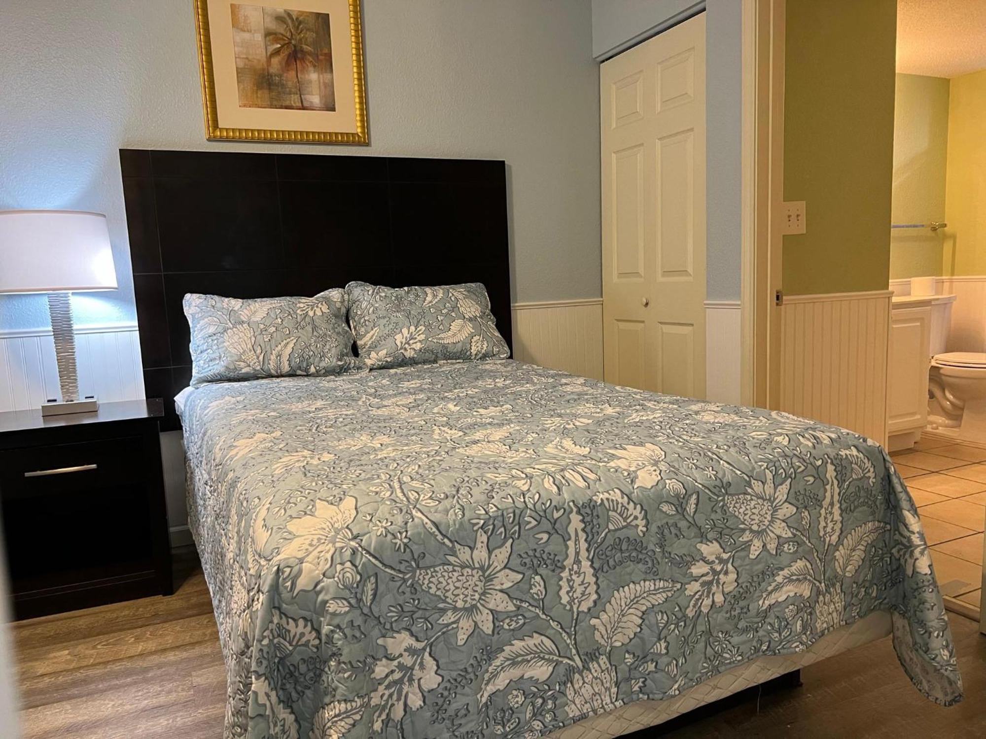 2007 S Ocean Blvd, 0406 - Ocean Front Sleeps 10 Holiday home Myrtle Beach