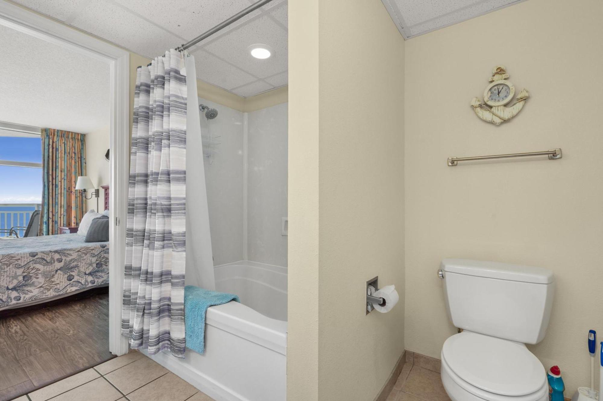 2501 S Ocean Blvd, 0211 - Ocean Front Sleeps 8 * Myrtle Beach
