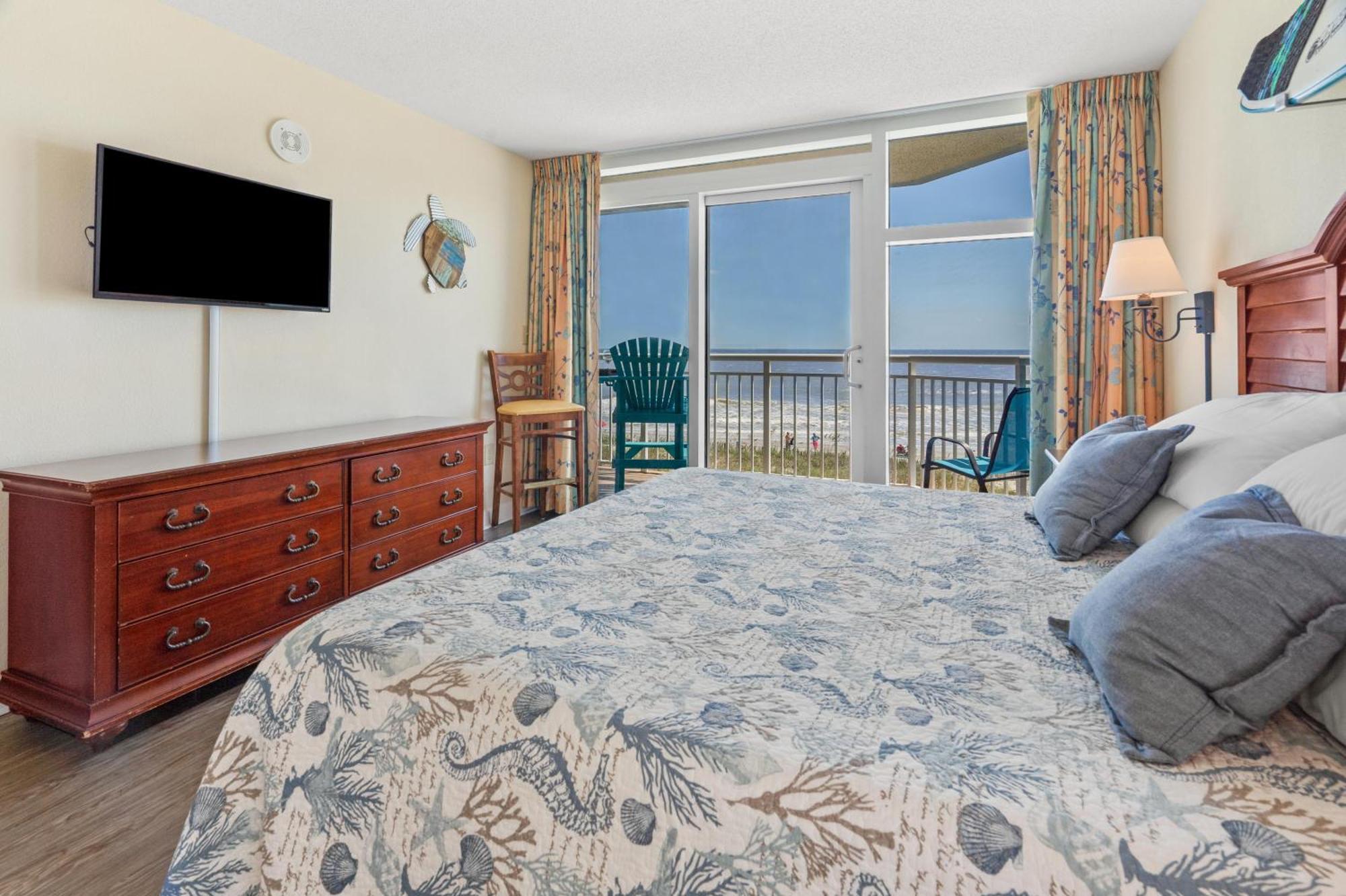 2501 S Ocean Blvd, 0211 - Ocean Front Sleeps 8 *