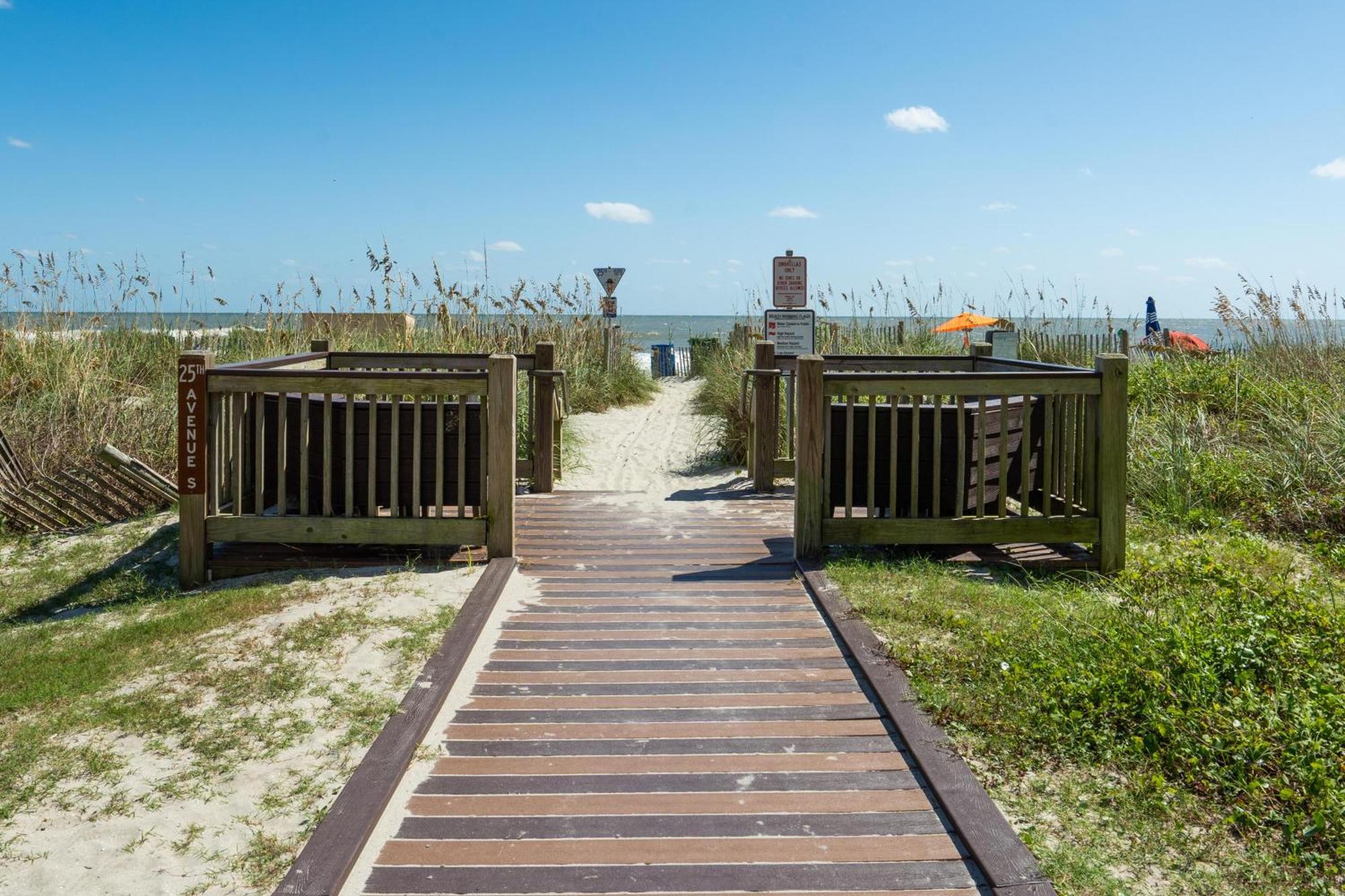 2501 S Ocean Blvd, 0211 - Ocean Front Sleeps 8 *