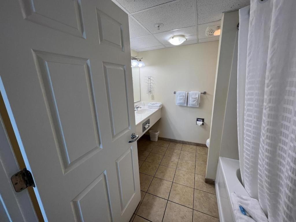 2501 S Ocean Blvd, 0831 - Ocean View Sleeps 8 Holiday home *