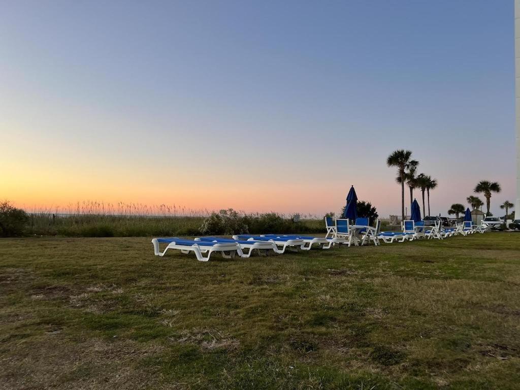 2501 S Ocean Blvd, 1005 - Ocean Front Sleeps 4 Holiday home Myrtle Beach