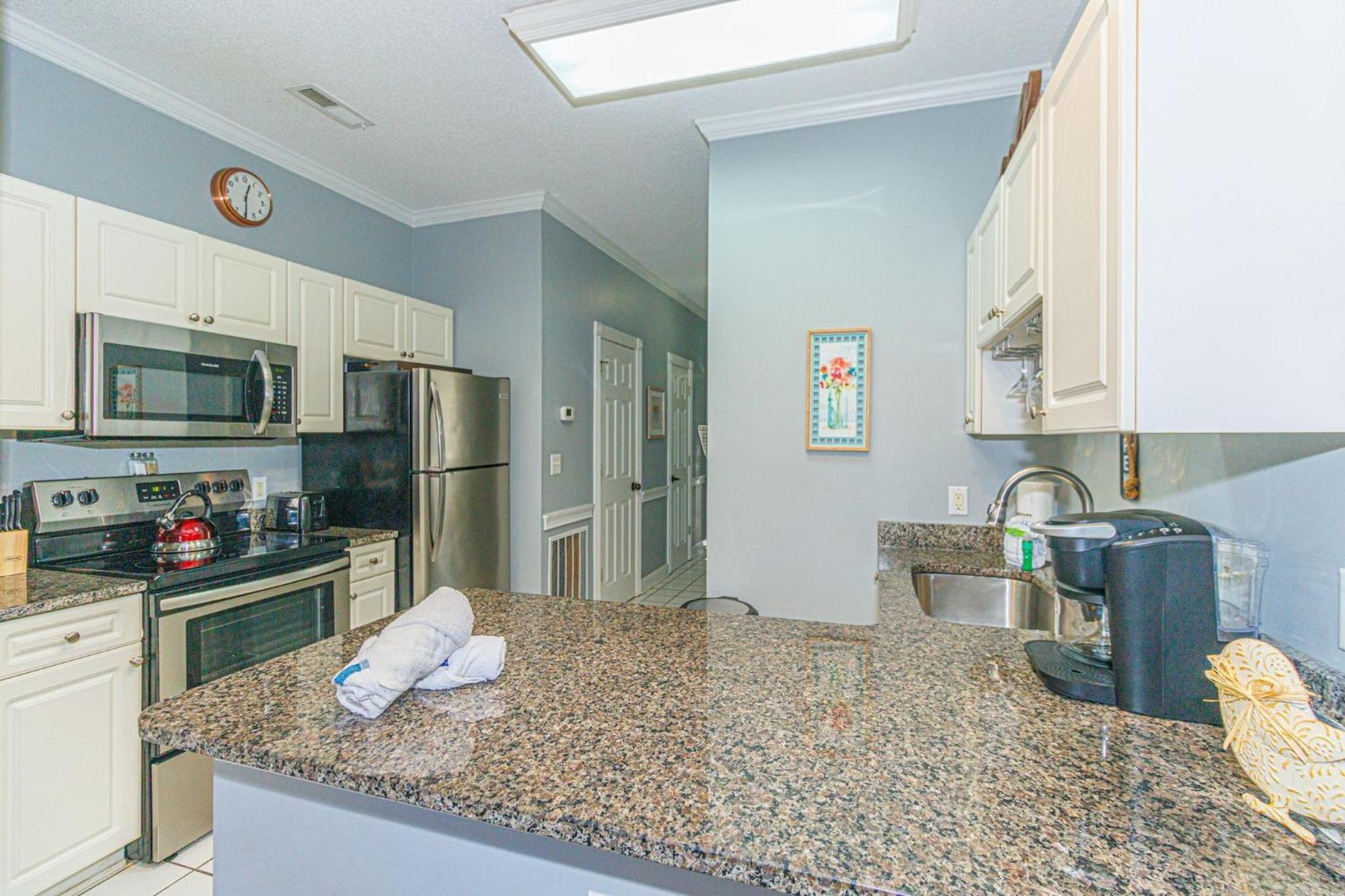 Beautifully Updated Floor 1 Bedroom - Riverwalk At Arrowhead Country Club - Unit 302 *