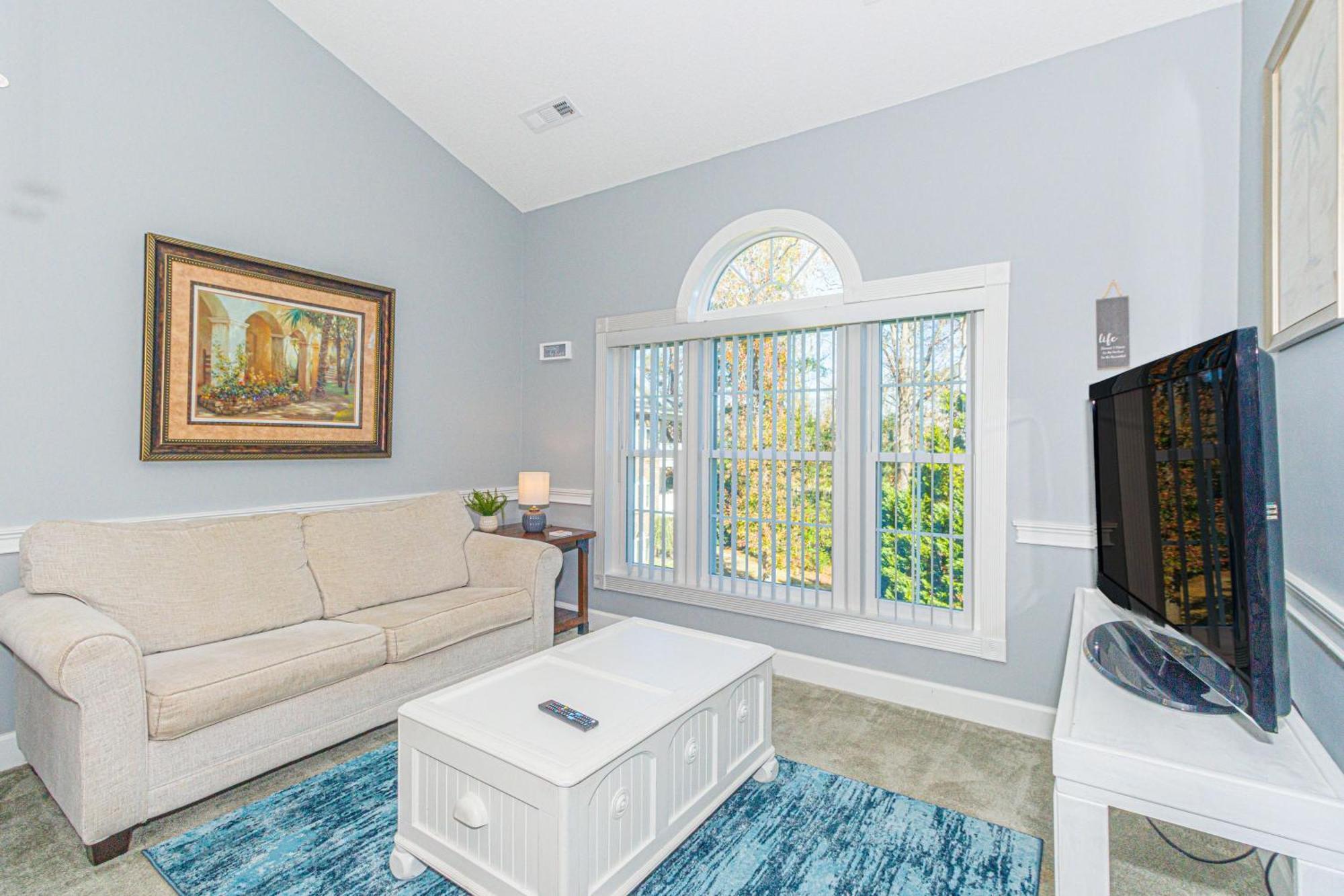 Beautifully Updated Floor 1 Bedroom - Riverwalk At Arrowhead Country Club - Unit 302 Holiday home *